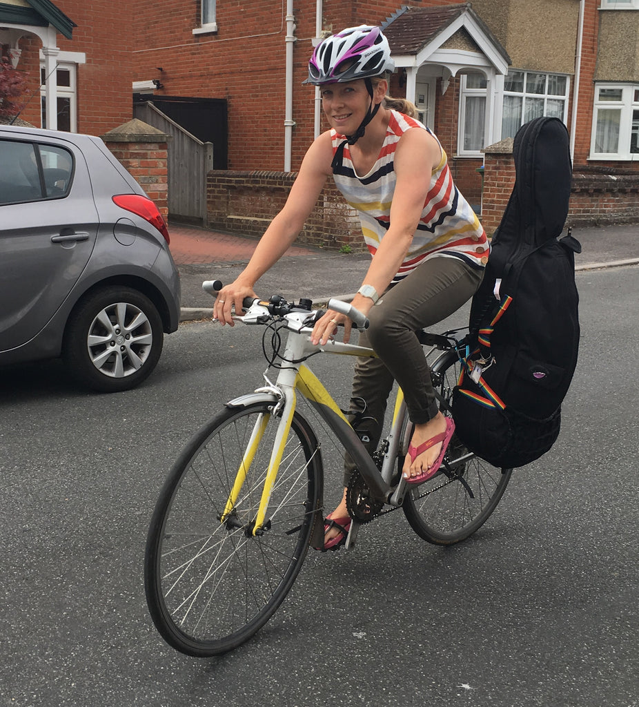 Quick, ingenious cello transport solution